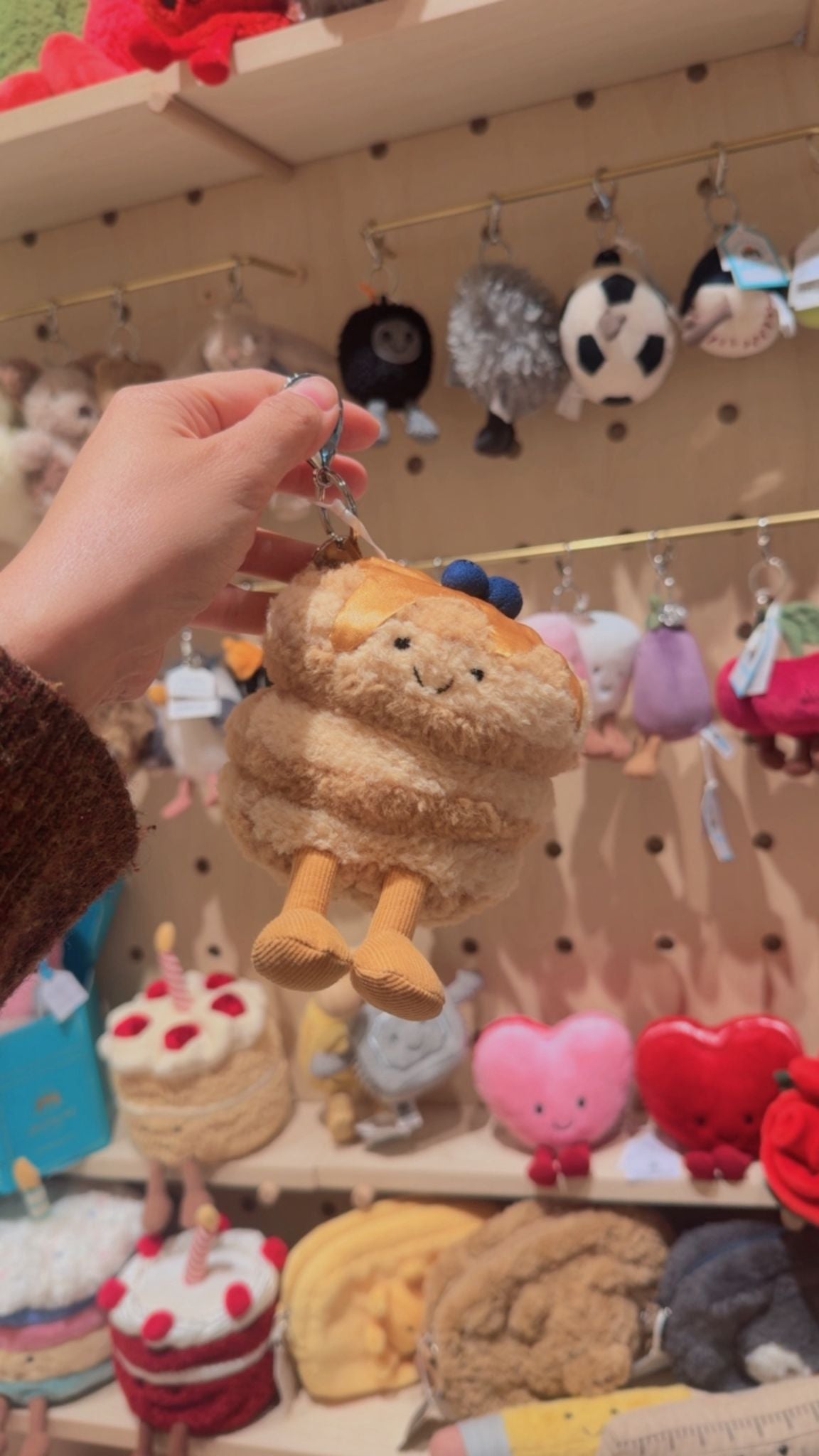 Jellycat Pancake Bag Charm (New York Exclusive) – Hanna Scallop