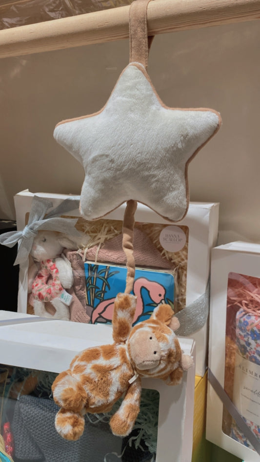 Jellycat Giraffe Musicial Pull