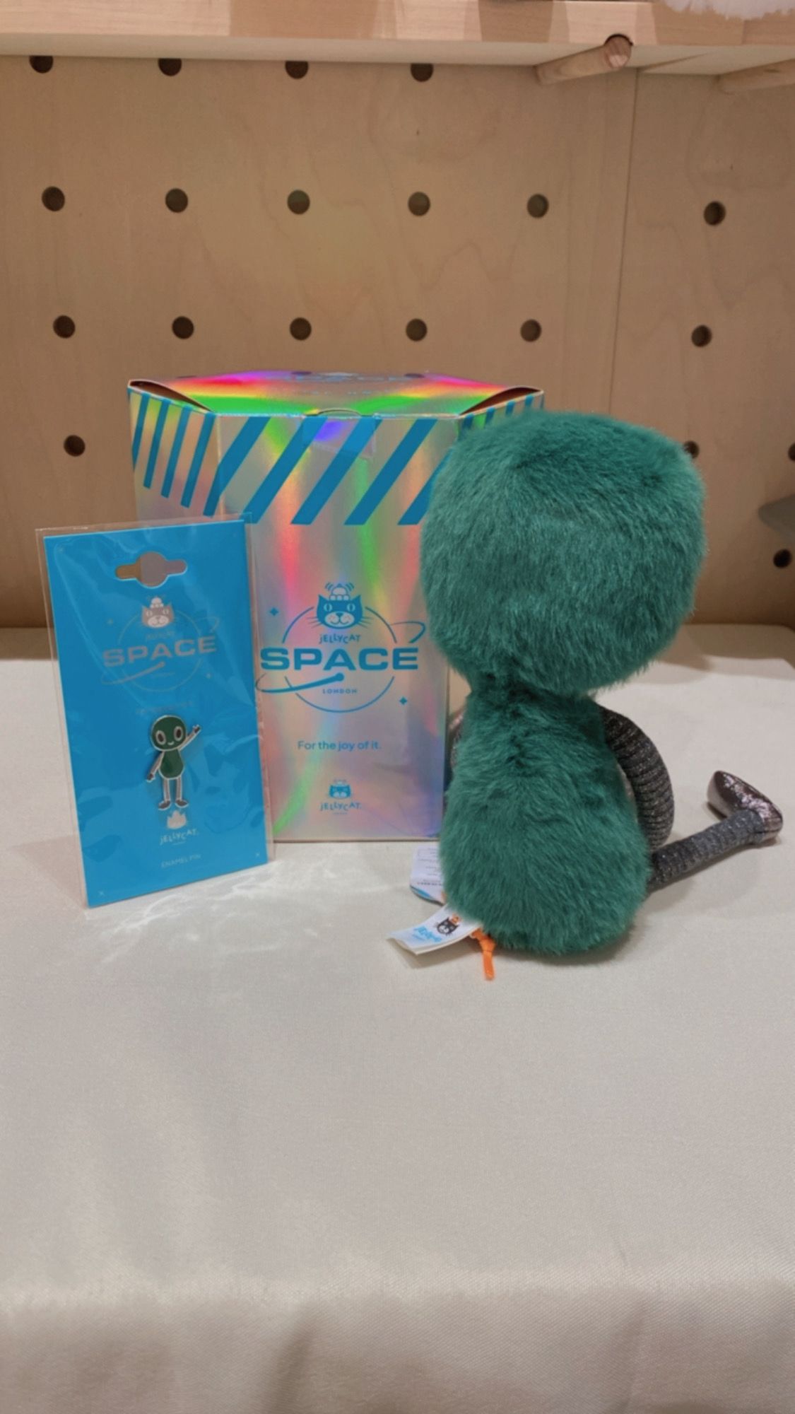 Jellycat Zyllan Alien set with box and pin and sticker