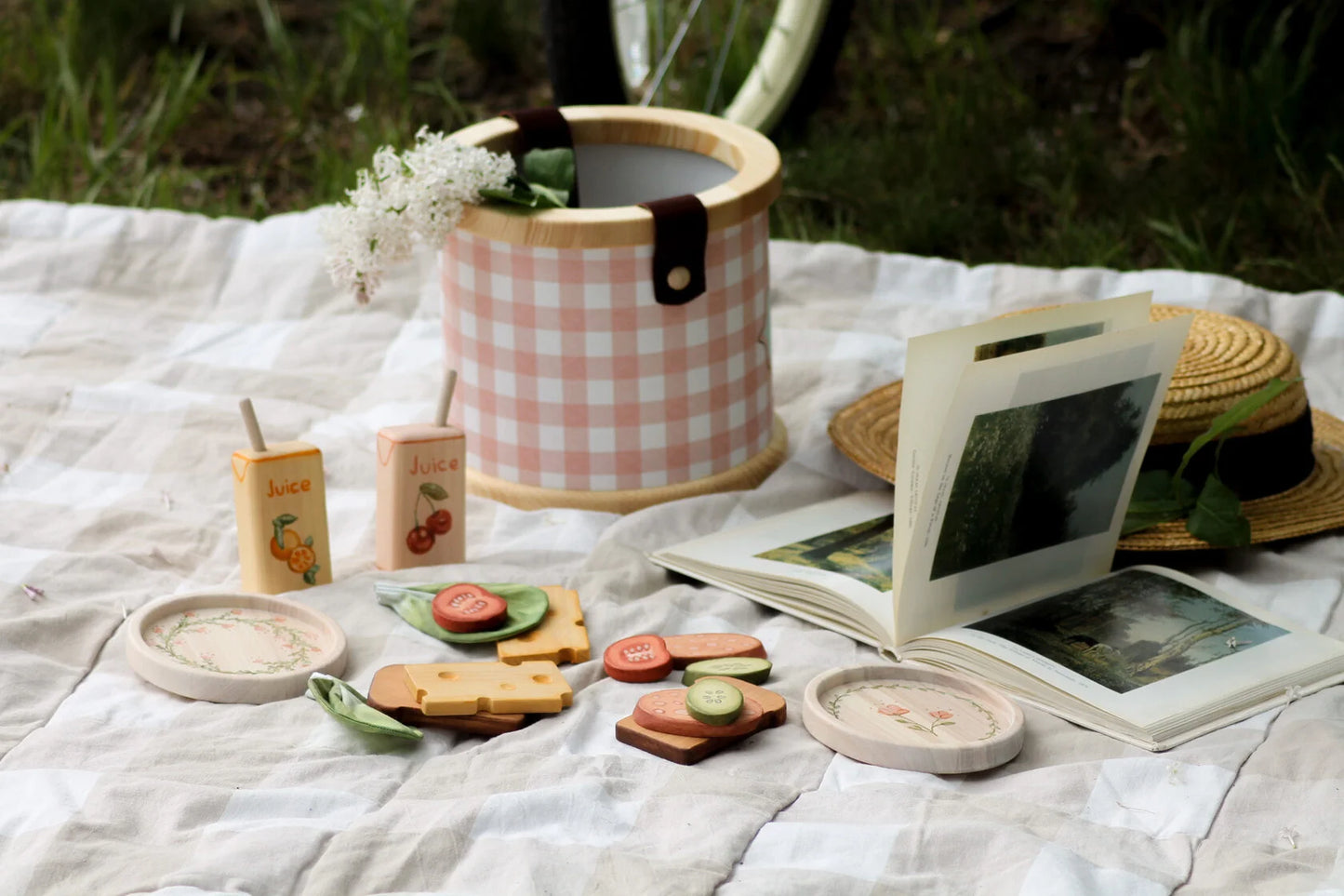 Nashe Derevce Picnic Box Set (Pink)
