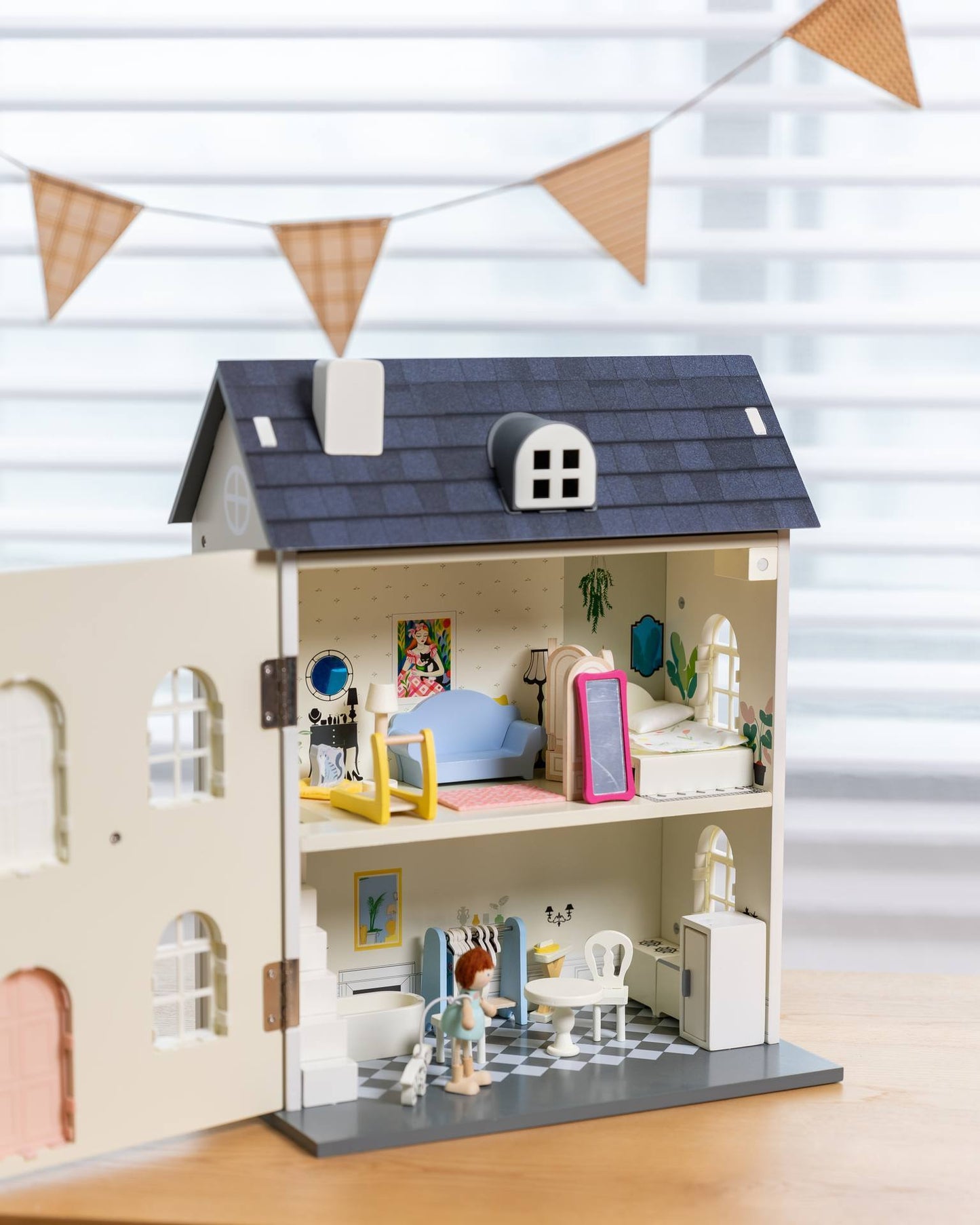 Classic World Vintage Dollhouse