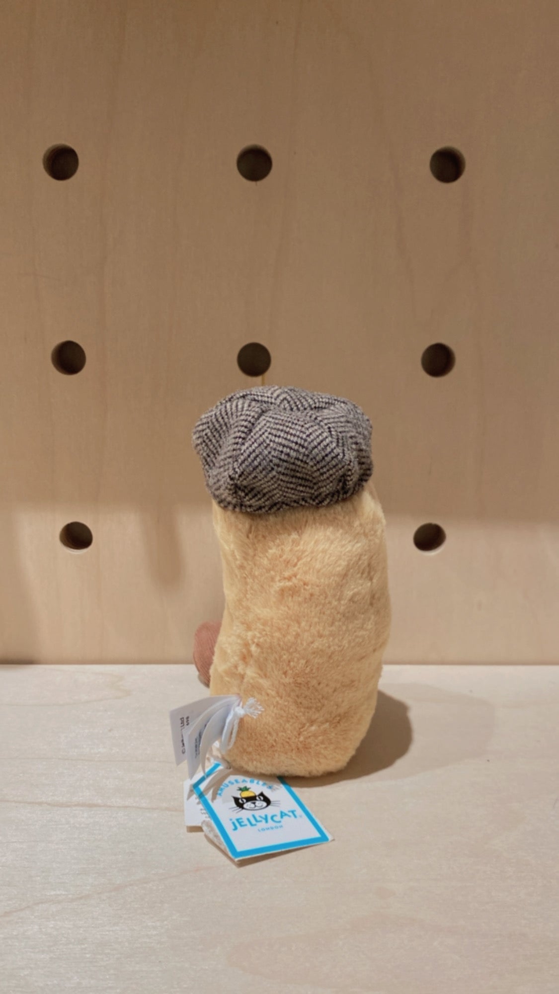 Jellycat Charlie Chip (London Edition) – Hanna Scallop
