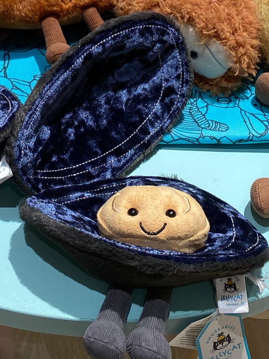 Jellycat  Michelle Mussel (London Edition)
