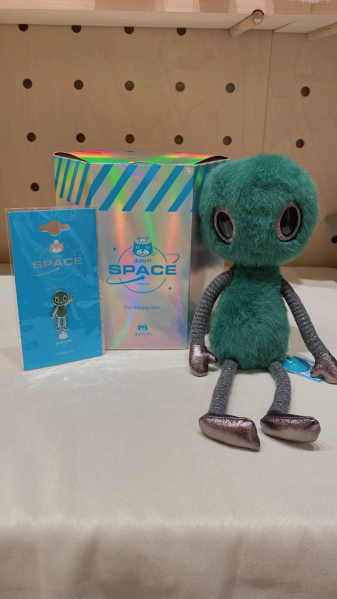 Jellycat Zyllan Alien set with box and pin and sticker