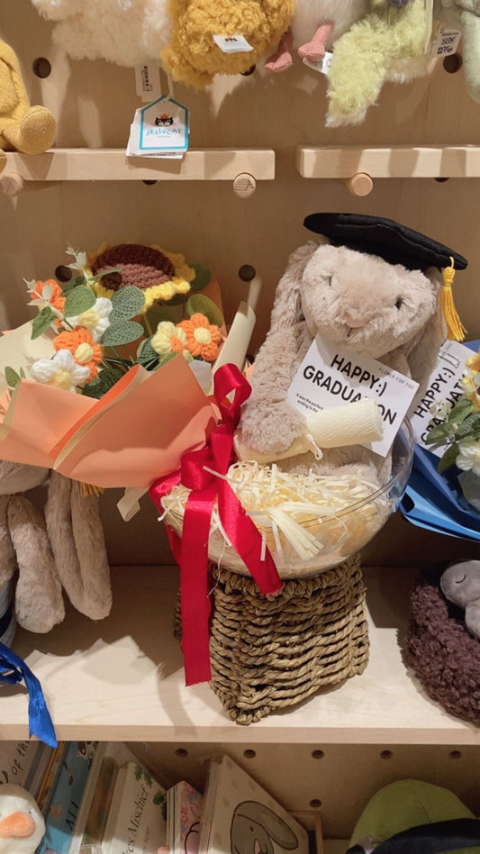Graduation Bouquet Set B  (Jellycat Item Is Excluded)