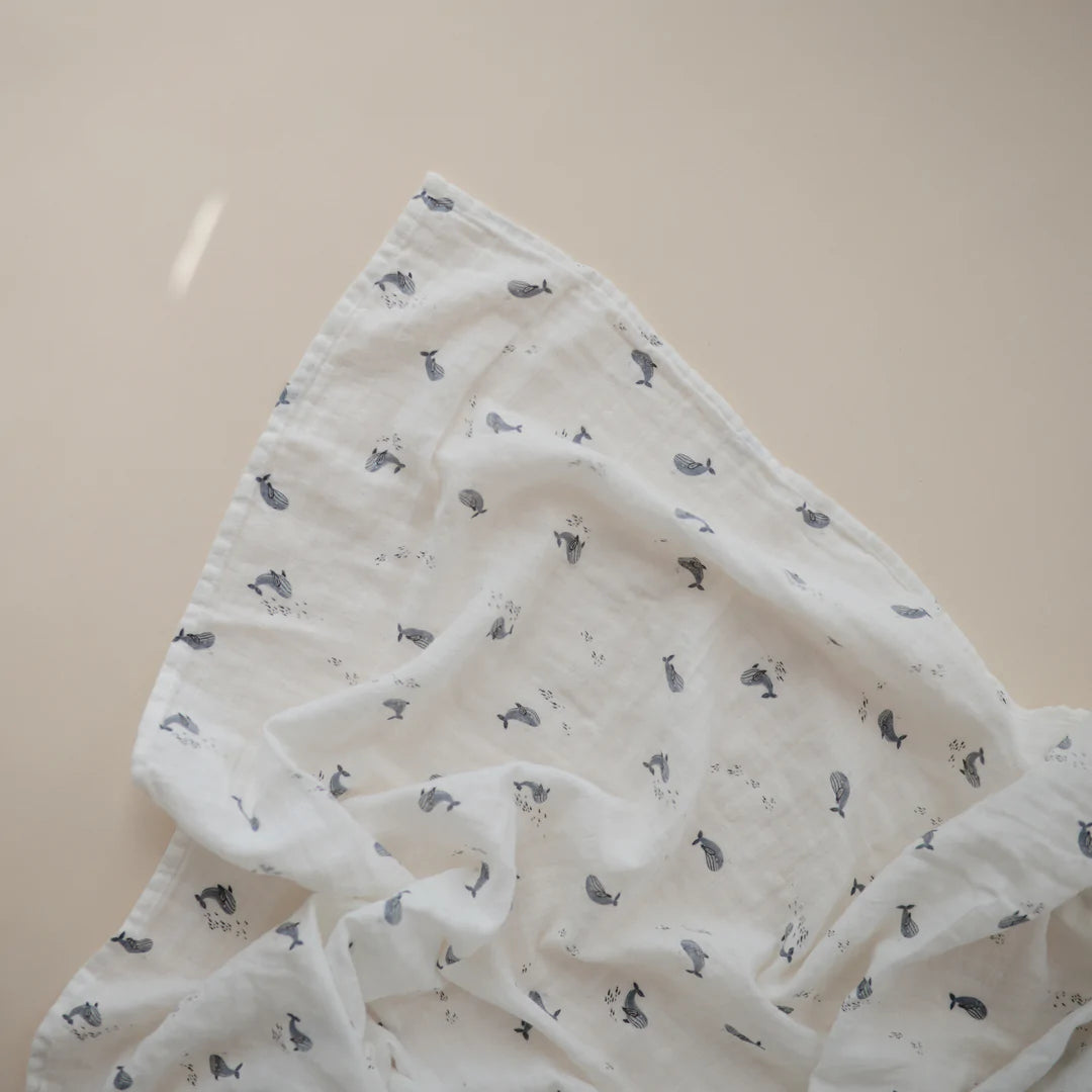 Organic Cotton Muslin Swaddle (Whales) Hanna Scallop